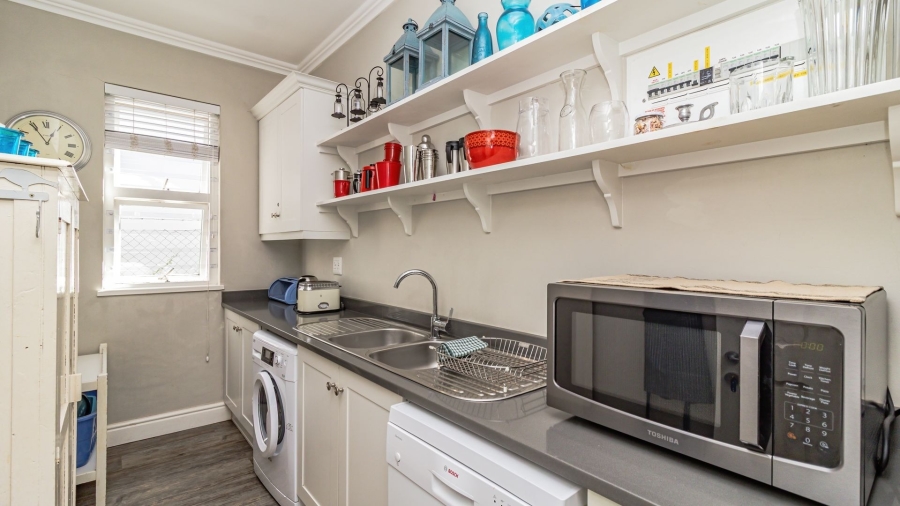 To Let 5 Bedroom Property for Rent in Onrus Western Cape